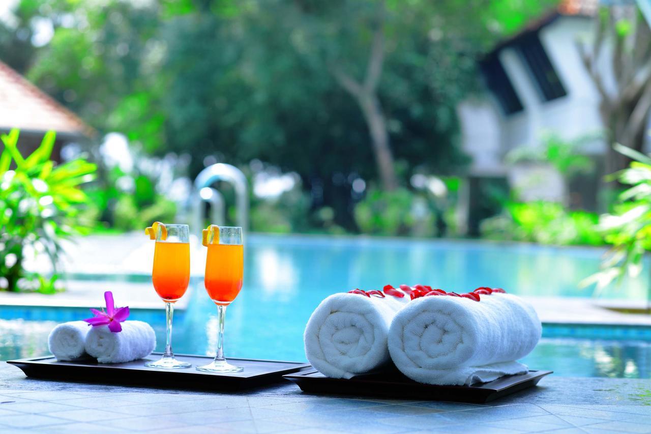 Nihara Resort And Spa Cochin Kochi Esterno foto
