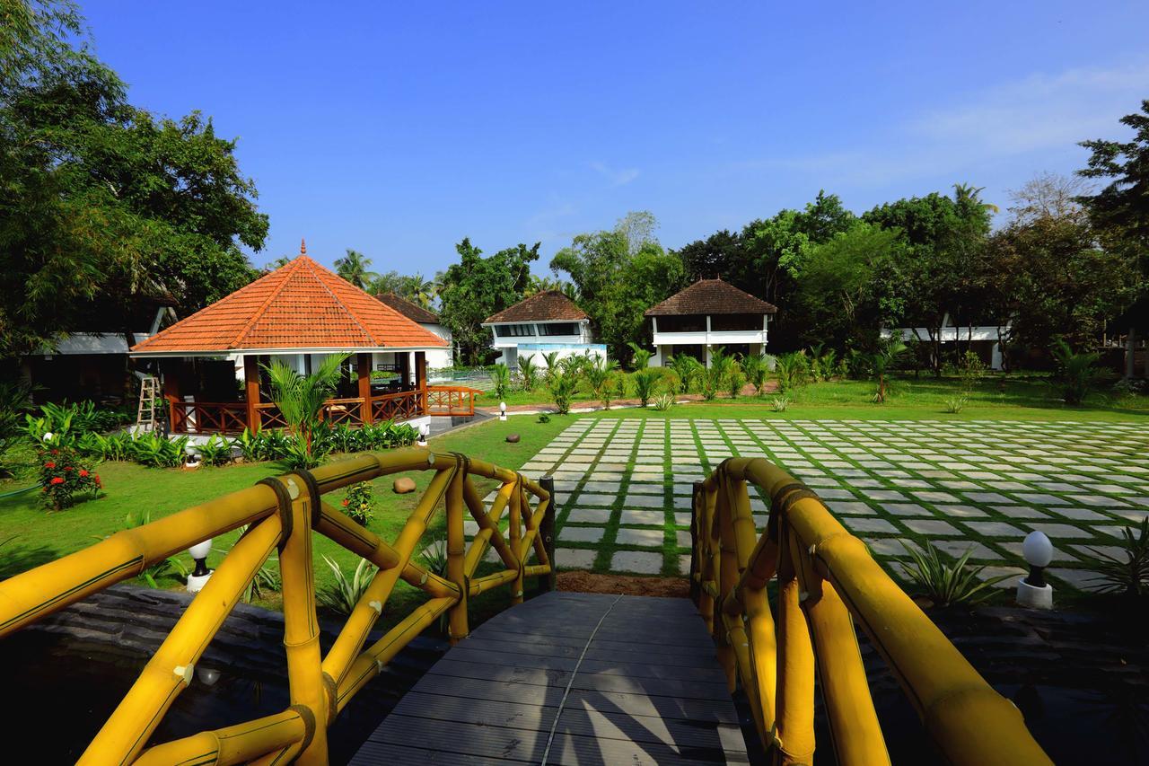 Nihara Resort And Spa Cochin Kochi Esterno foto