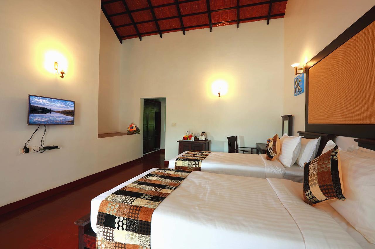 Nihara Resort And Spa Cochin Kochi Esterno foto
