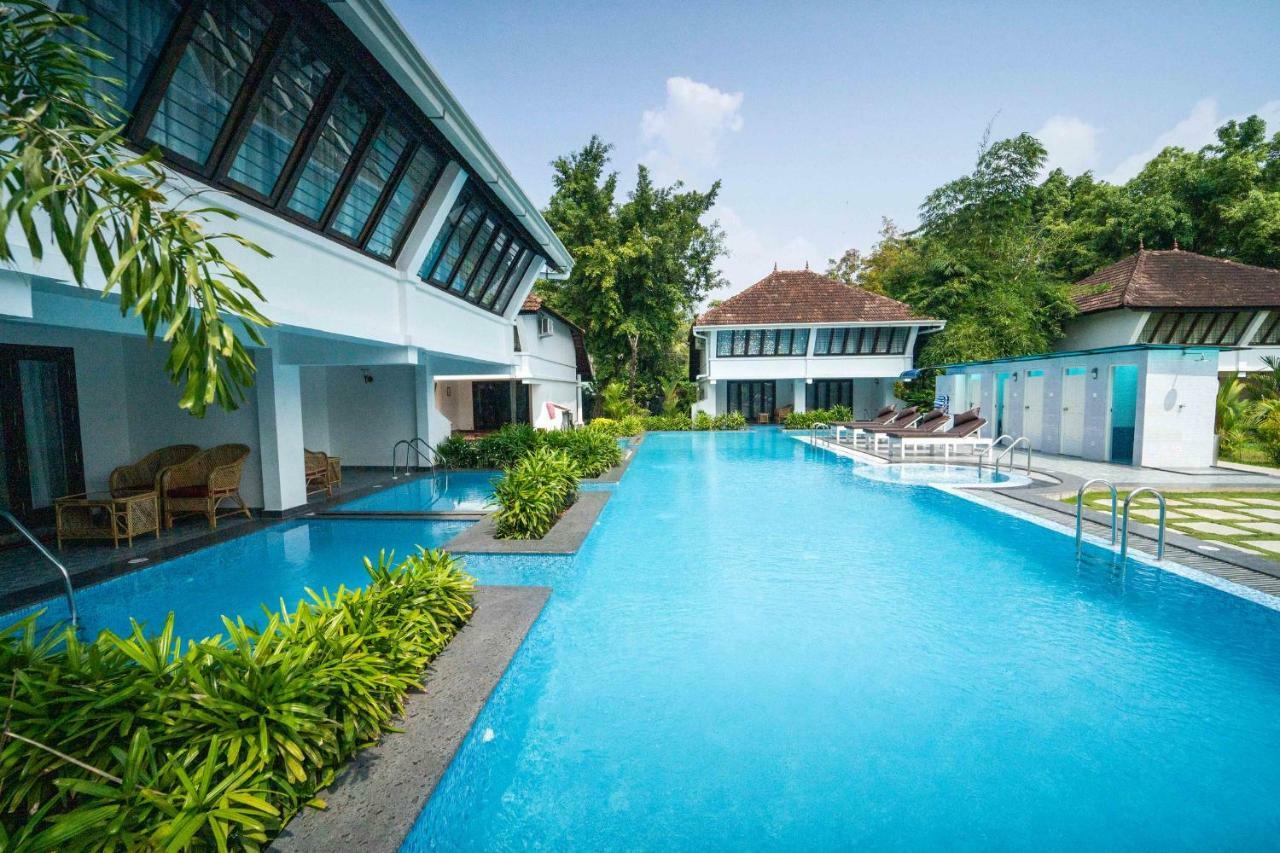 Nihara Resort And Spa Cochin Kochi Esterno foto