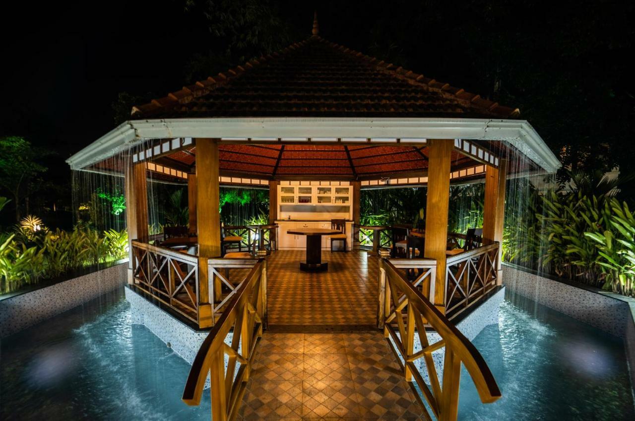 Nihara Resort And Spa Cochin Kochi Esterno foto