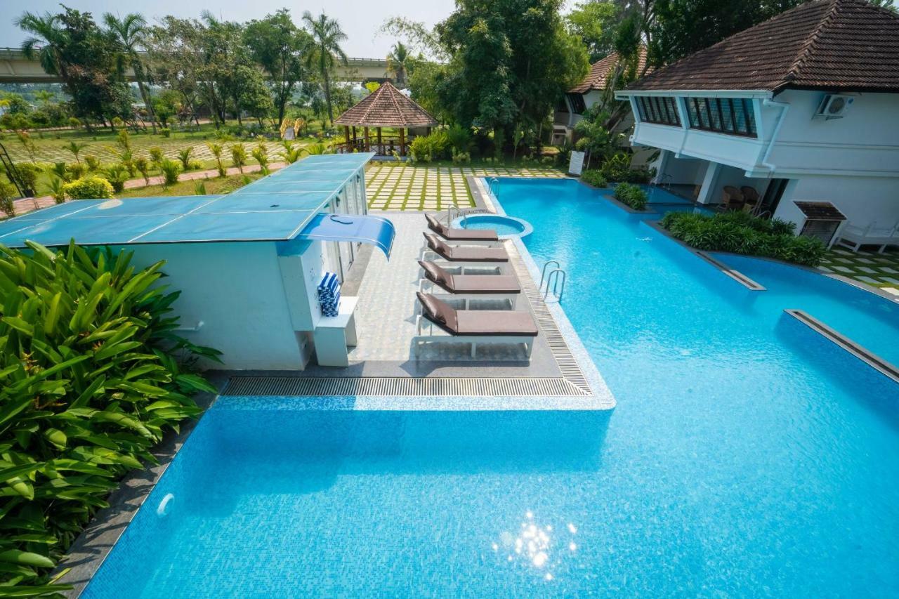 Nihara Resort And Spa Cochin Kochi Esterno foto