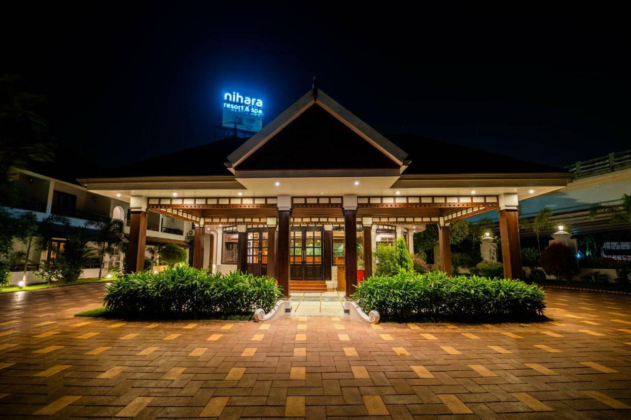 Nihara Resort And Spa Cochin Kochi Esterno foto